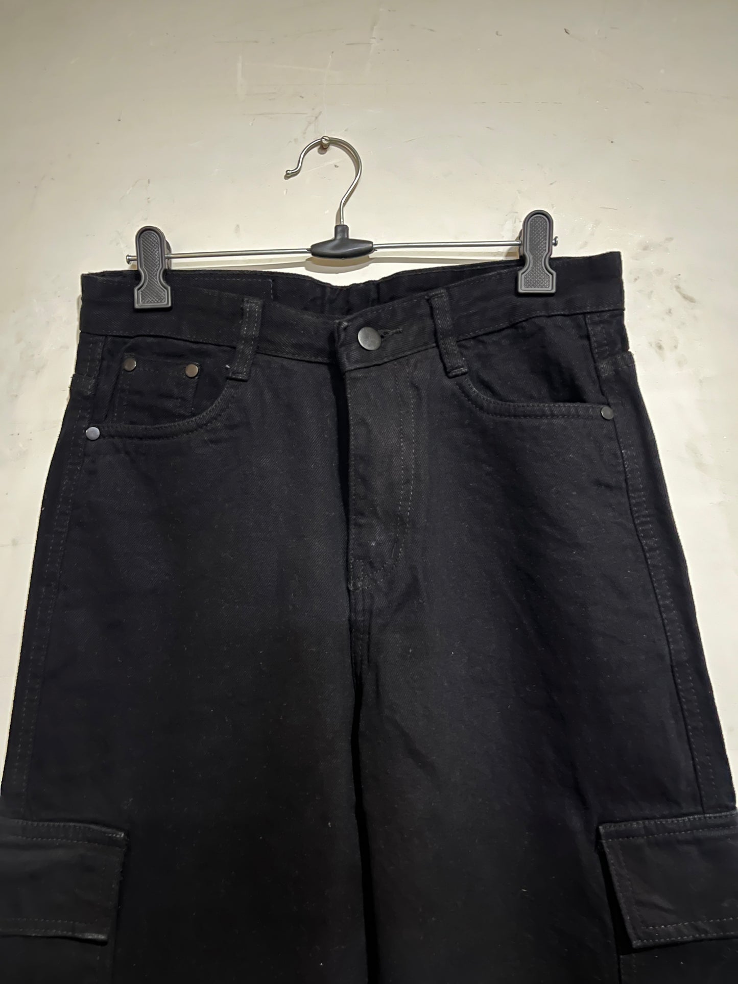 Causs Black Cargo